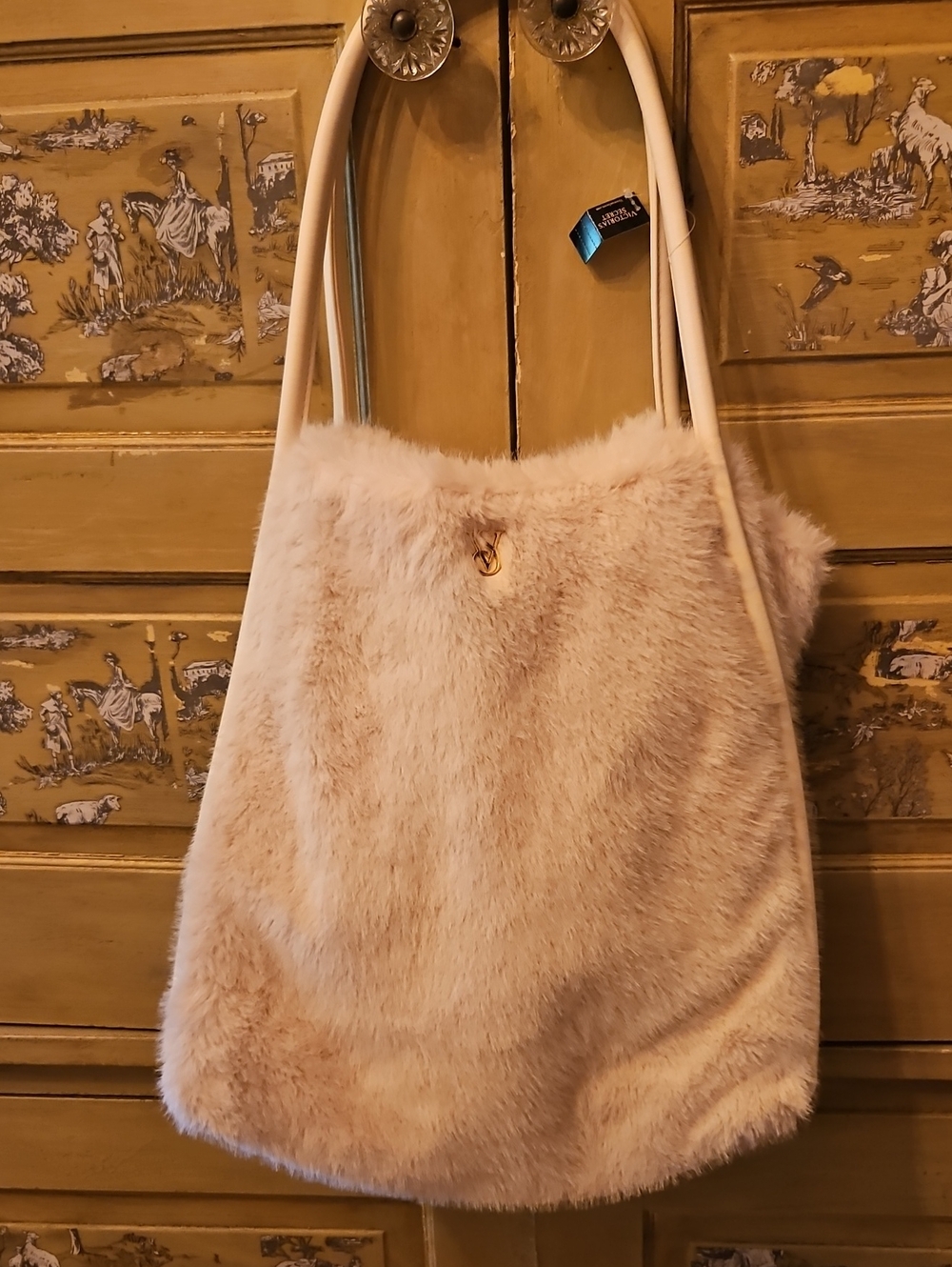 VICTORIA SECRET NEW WITH TAGS aux Fur Cream Tote Bag with Double Shoulder Straps